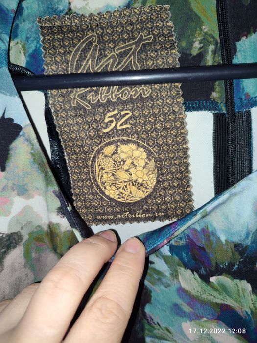 Продам женские платья.