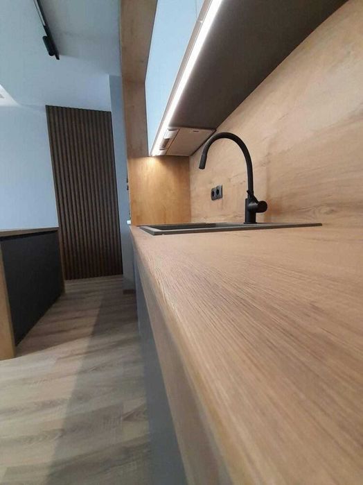 Продава се Тристаен апартамент в Пловдив, Христо Смирненски - 91 кв.м за 2088 €/кв.м - Снимка #1