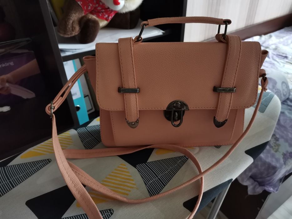 Дамска чанта в бебешко розово