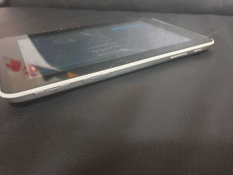 7 инчов таблет Huawei MediaPad 7 Всичко по него работи.