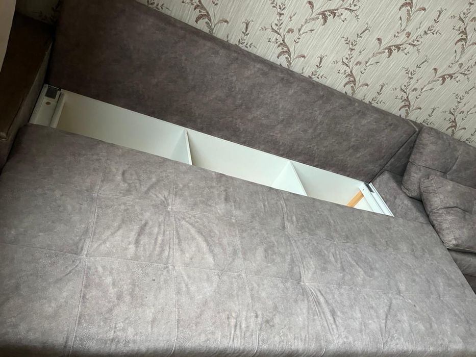 Срочно продам диван