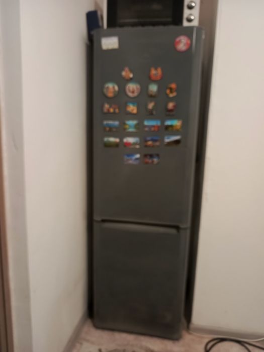 Холодильник срочно продам
