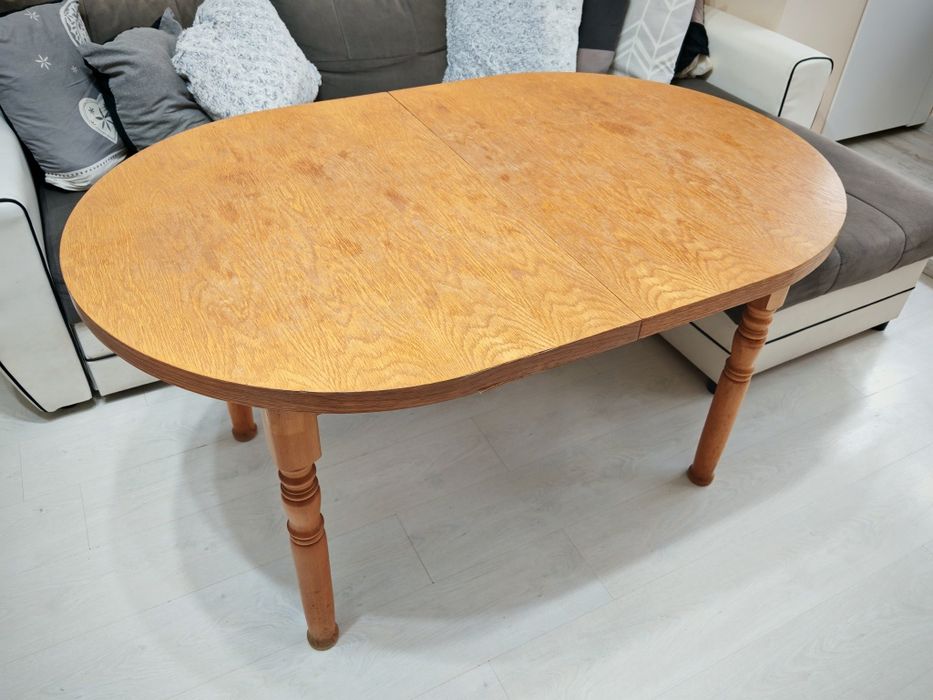 Трапезна маса със 4 стола