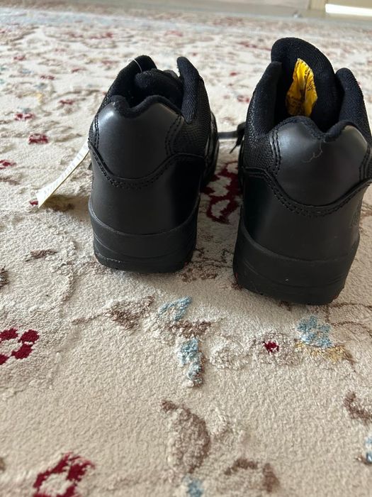 Спец ботинки размер 37 и 46