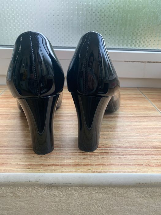 Дамски черни обувки