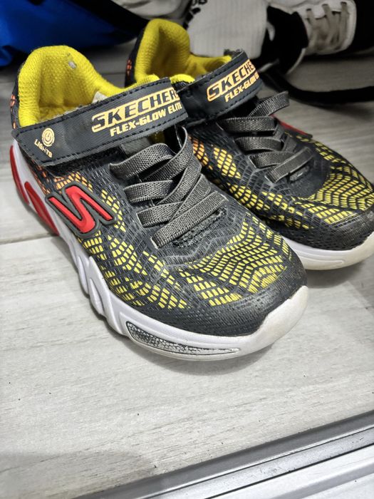 Adidasi skechers nr 19,5 cm