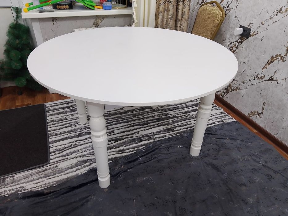 Продам круглый высокий стол