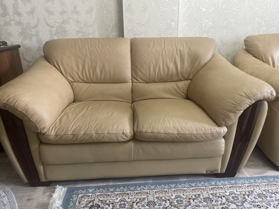 продам диван из эко кожи