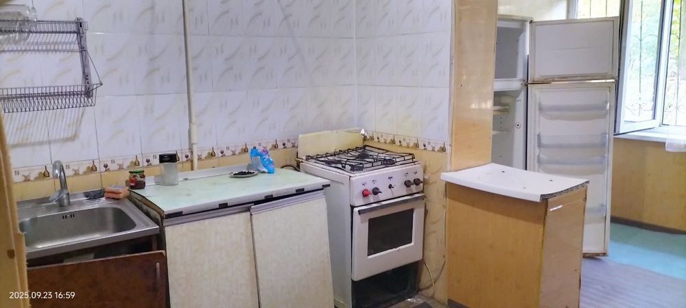 Сдается 1 ком кв в Чирчике 1 мкн 2 этаж балкон 2,6 дом кирпичный