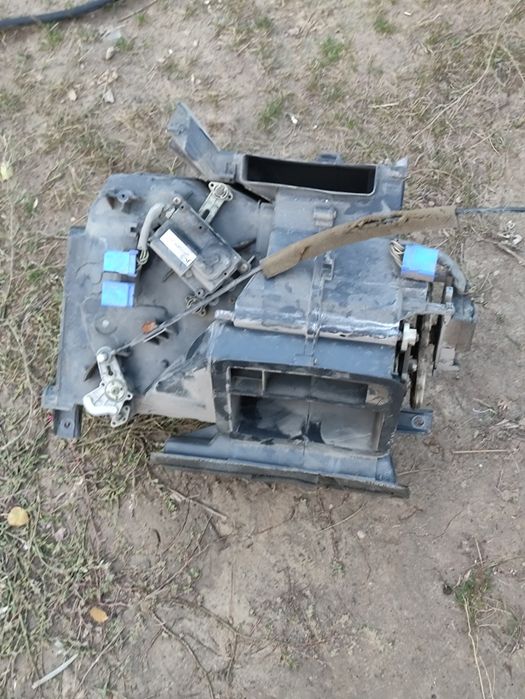 Продам на mazda cronos