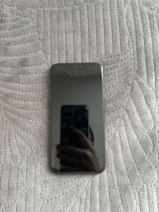 Айфон 11 в хорошем состояние