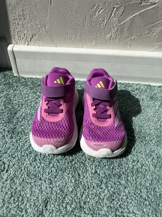 Маратонки adidas/ 21 номер