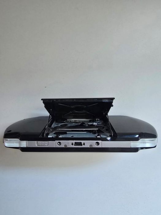 Продам PSP-2000 (PSP Slim)