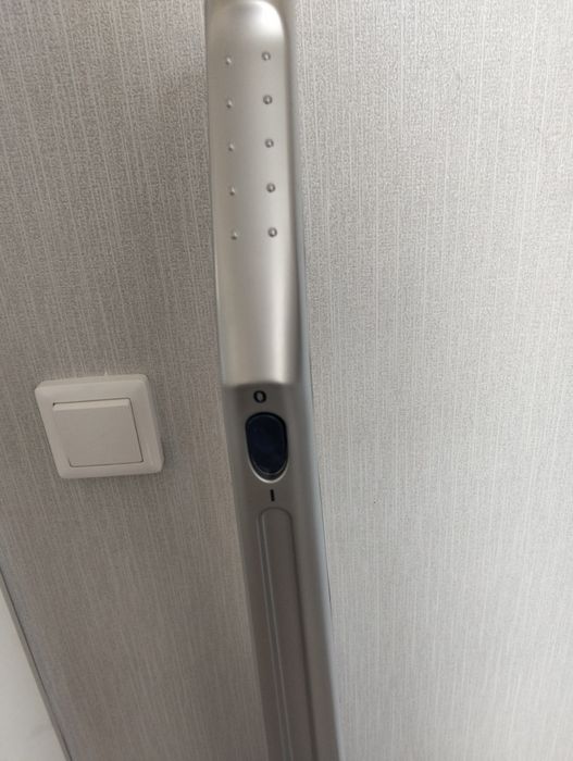 Продам вертикальный пылесос