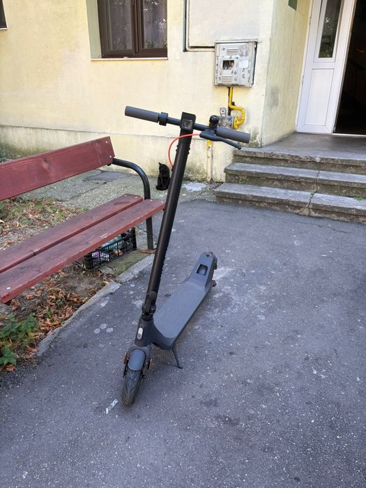 Vând trotineta electrica Xiaomi 4 lite