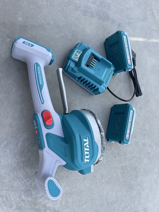 Ventuza si vibrator pentru gresie  Total pe acumulator