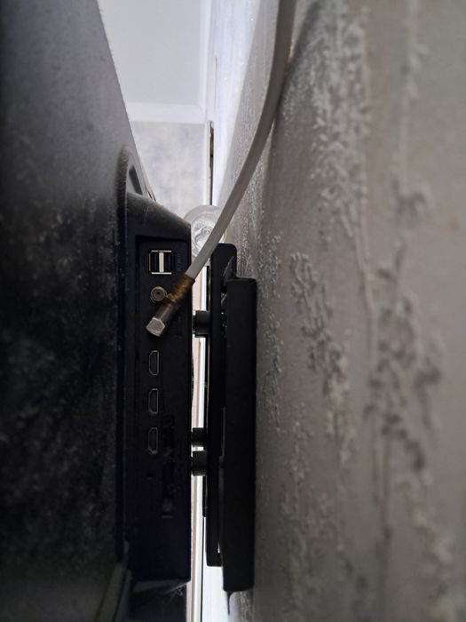 Телевизор андроид.