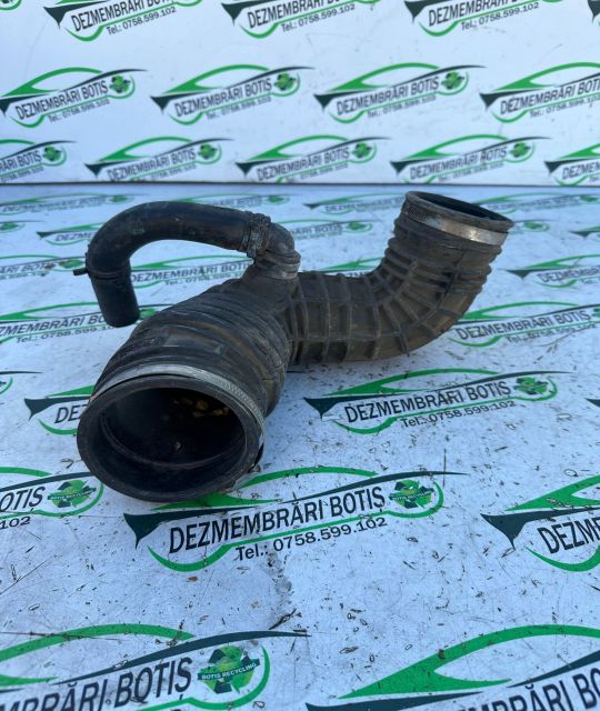 Tubulatura admisie aer furtun tub conducta Nissan Terrano R20