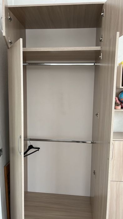 Мебель, шкафы, стол, кровать