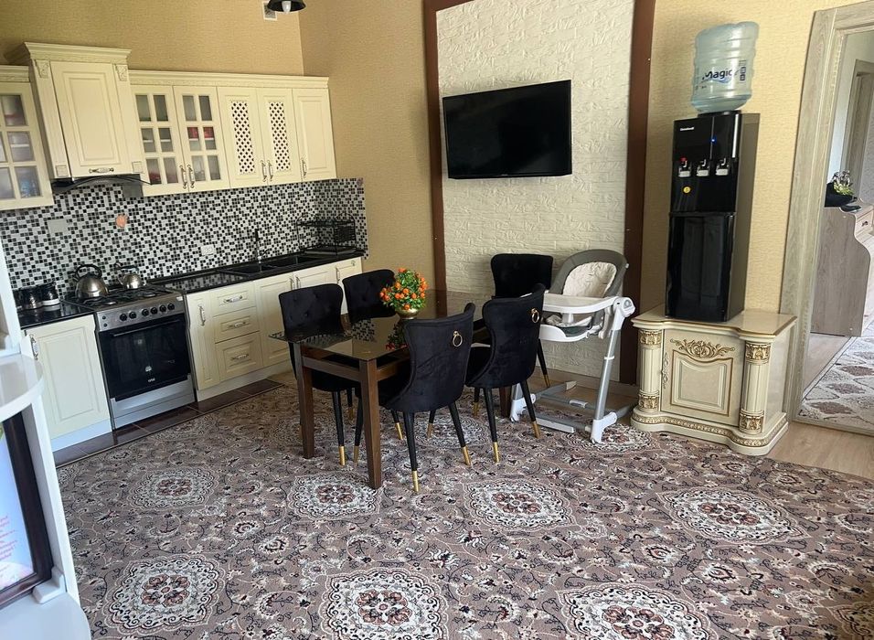 Продается участок 3.7 соток, 2 комнаты, 1 зал, 3 санузлов