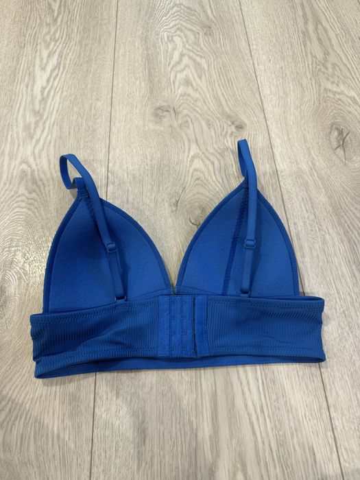 Синьо бюстие с чашки