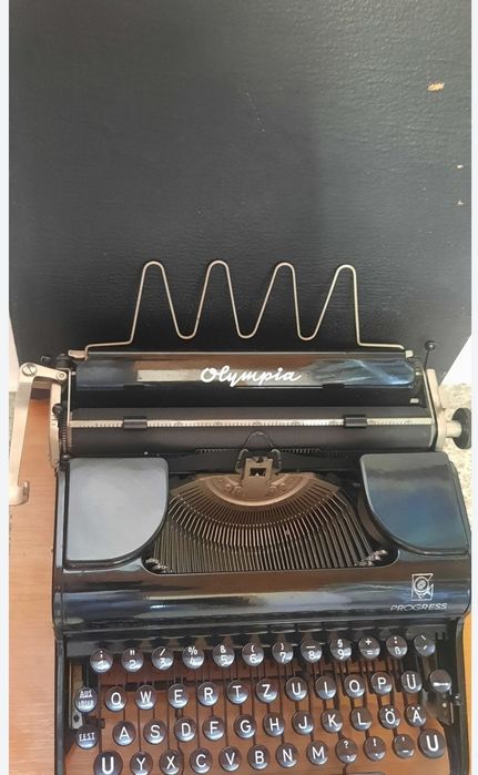 Mașină de scris Olympia Progres 1949 impecabilă