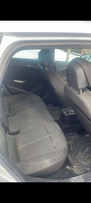 Piese turbina cutie injectoare volanta bara capota ușa Opel Astra j