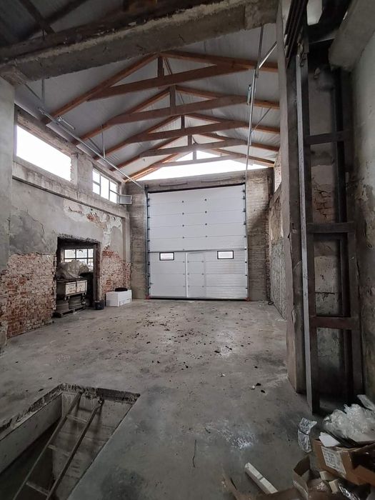 Usi secționale/usi industriale/ usa de garaj/ usa tip rulou