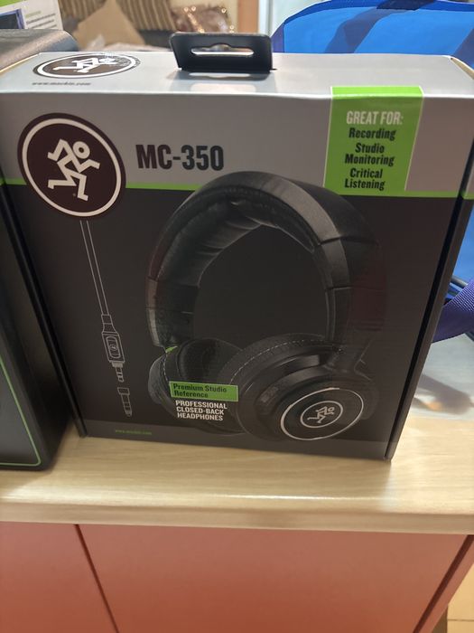 Bundle Mackie Studio plus boxe CR-5X  Casti MC-350