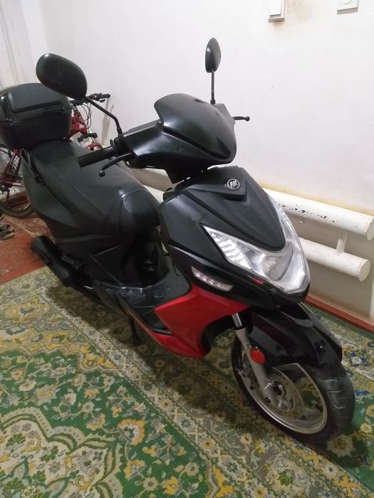 Lifan skuter sotiladi mator 80kub akumlyator toza qoyilgan