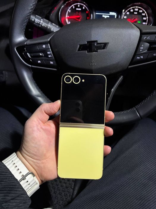 galaxy z flip 6 5G yellow