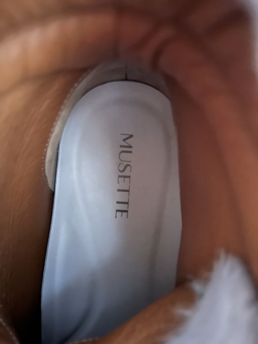 Vand ghete femei Musette TJ Arosa, purtate de 2 ori. Marimea: 39