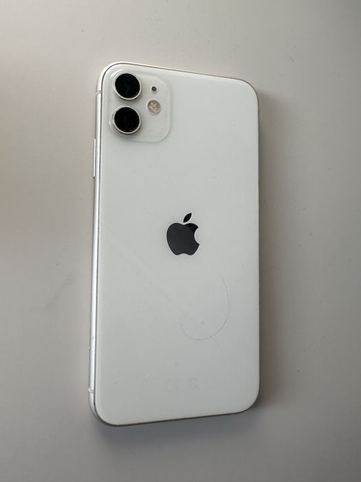 Продам 11 айфон в отличном состоянии