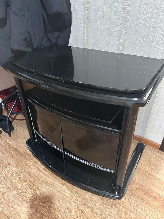 Подсиавка под телевизор