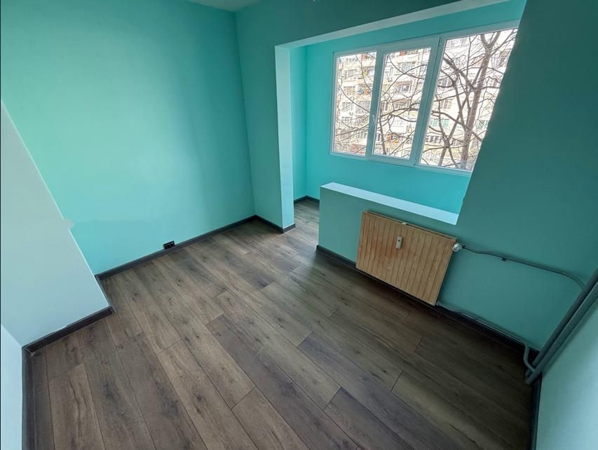 Дава се под наем Тристаен апартамент в София, Света Троица - 80 кв.м за 550 € - Снимка #1