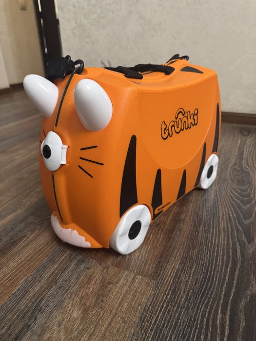 детский чемодан-каталка Trunki