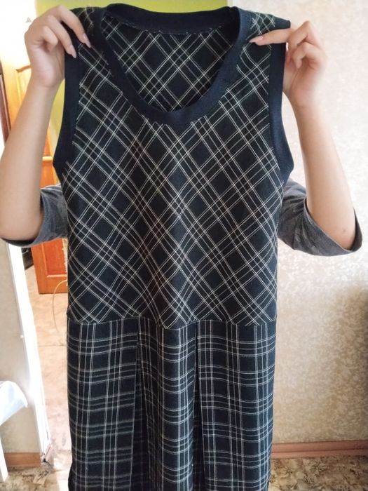 Продам школьный сарафан