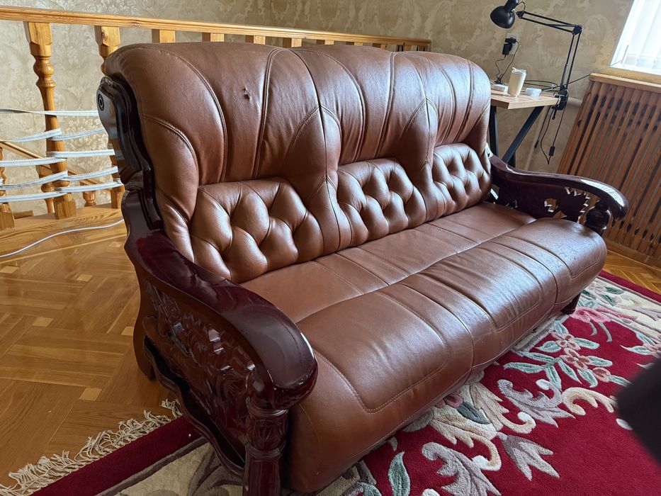 Продается кожаные диваны
