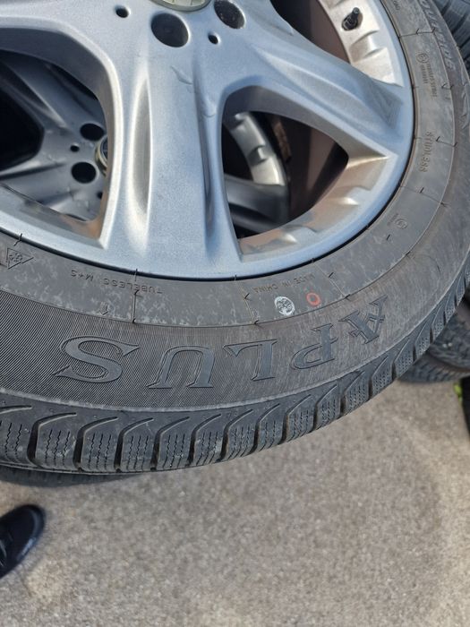 Гуми с Джанти за Mercedes ML W164 255/55 R19 2024 dot