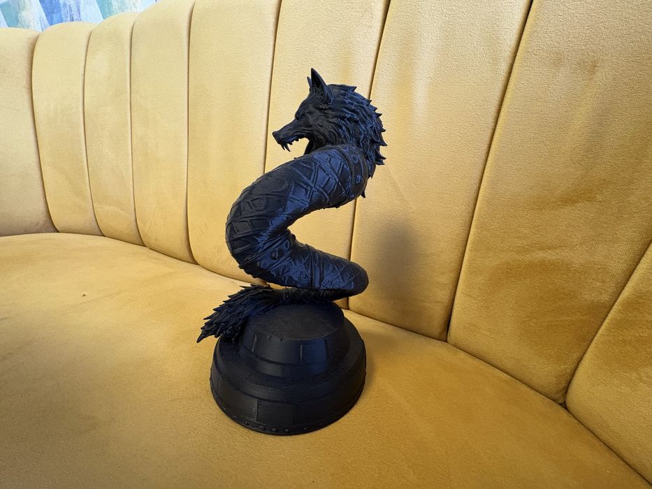 Statueta plastic Lupul Dacic