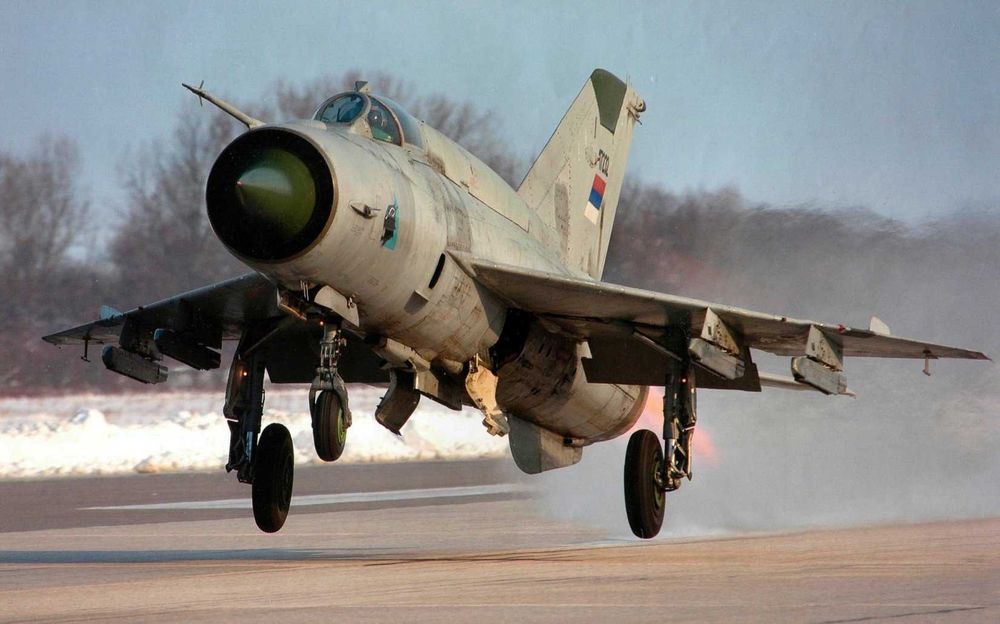 подарочная модель самолёта МИГ-21 в масштабе 1/72 пр. СССР!