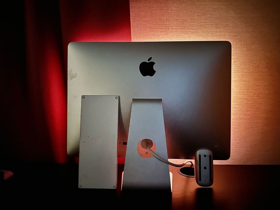 Компьютер iMac 21.5 дюйм моноблок