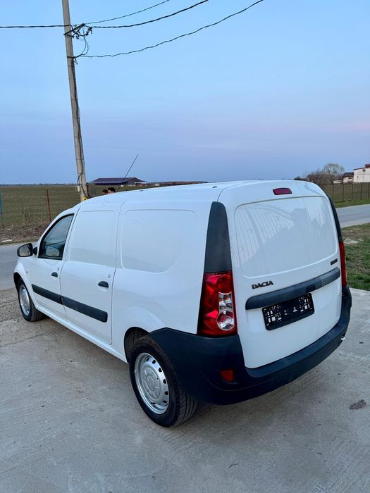 Vând Dacia Logan Van