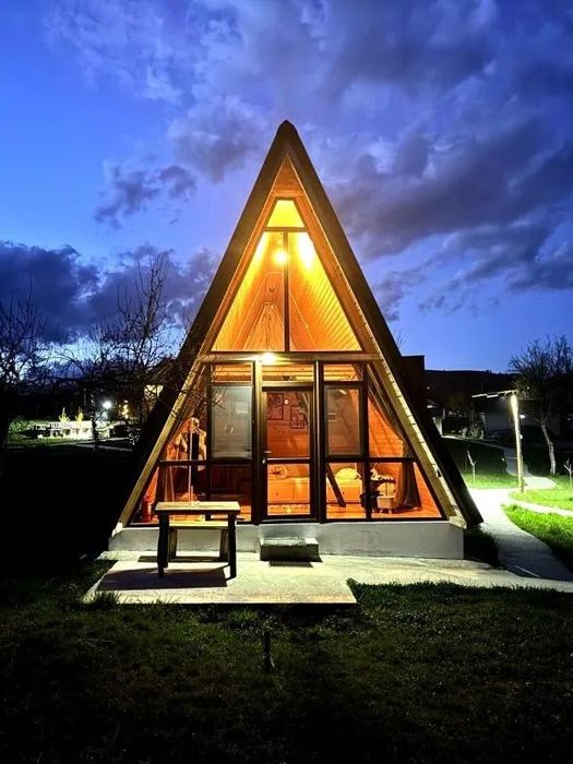 Realizam Case, Cabane stil A-Frame,