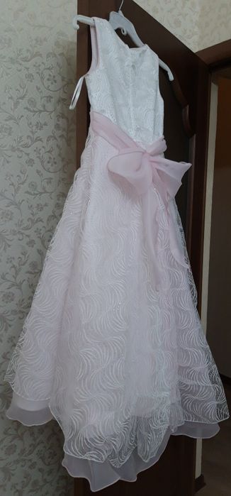 Платье шикарное для принцессы