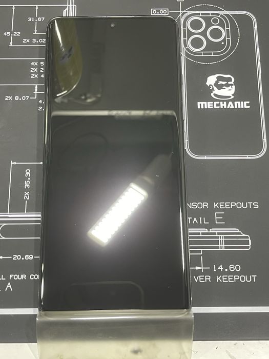 Xiaomi 13 pro дислей