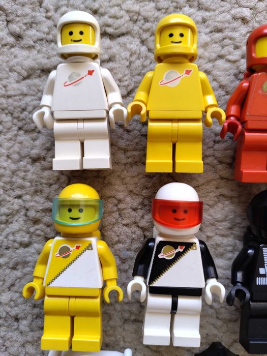 Lego Classic Space, Futuron, Blacktron I, Mars Mission и Modern Space фигурки