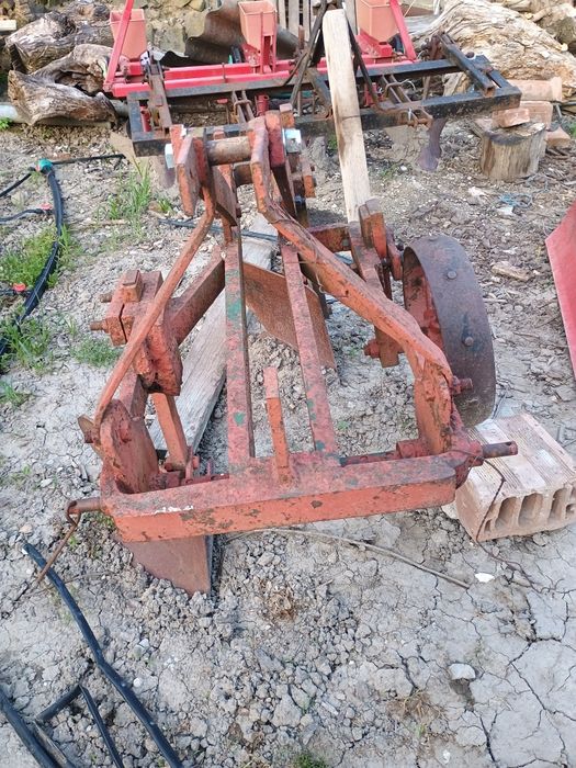 Плуг за малък трактор