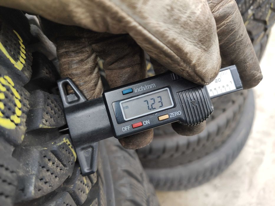 4бр Зимни гуми за бус 215 65 16 С - Bridgestone