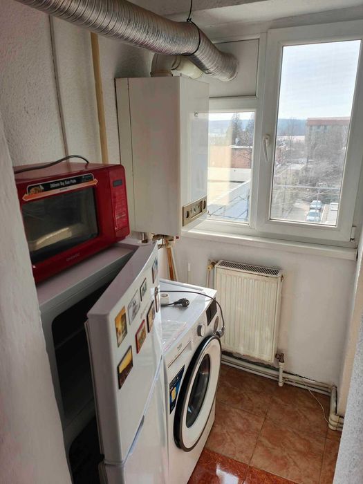 Închiriez garsoniera